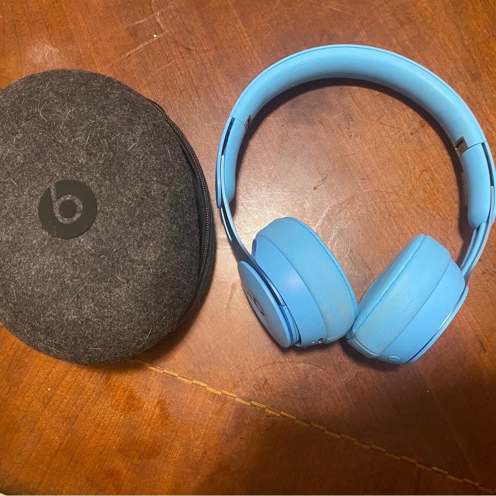 Beats Solo Pro Light Blue Wireless Headphones with Case